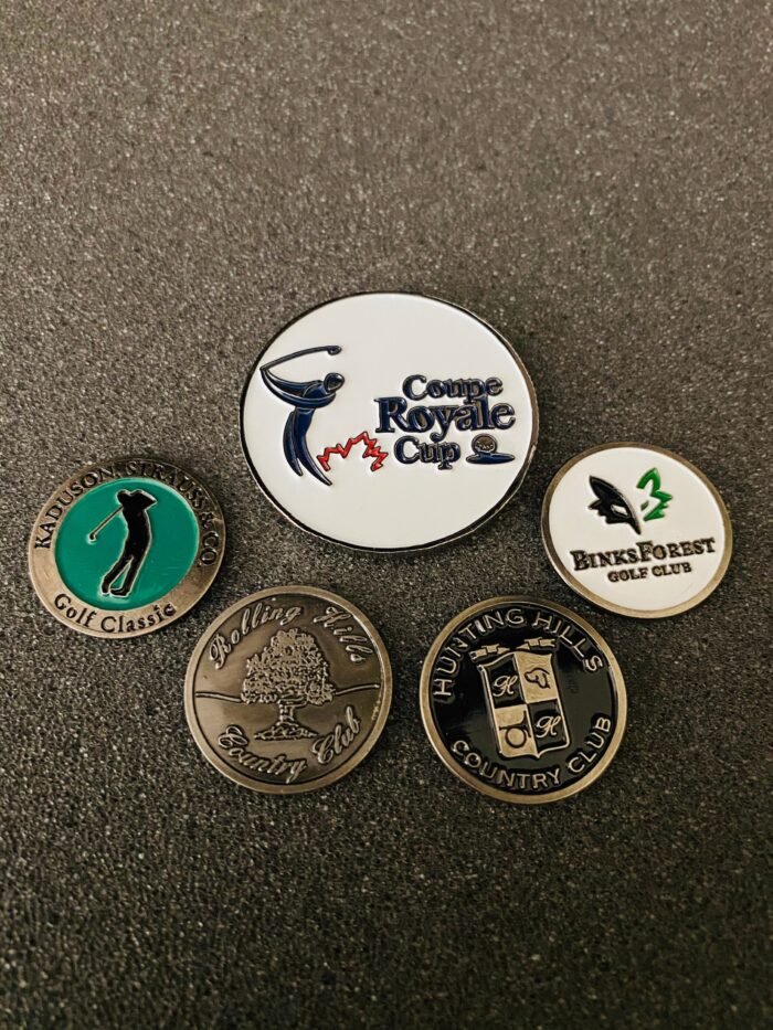 Golf ball markers vintage new stock 5 Pack with casino style chip included